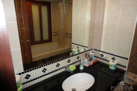 Condominio de 2 dormitorios en Jomtien Beach, Pattaya, Tailandia № 242811 - foto 12