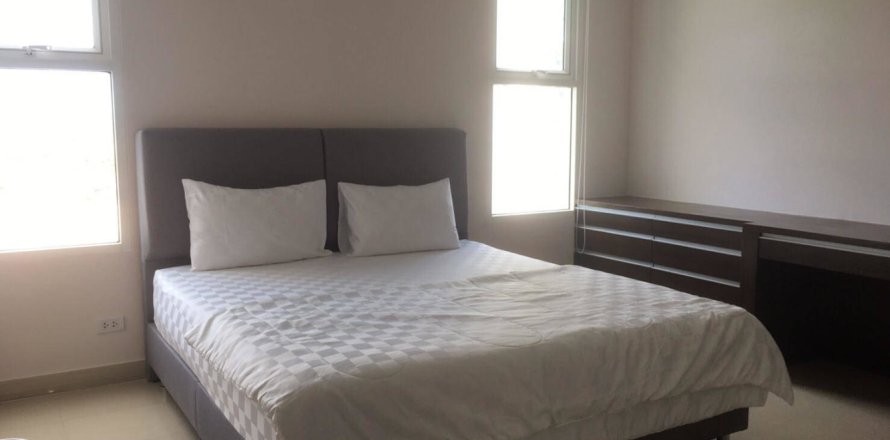 Condominio de 2 dormitorios en Pattaya, Tailandia № 242531
