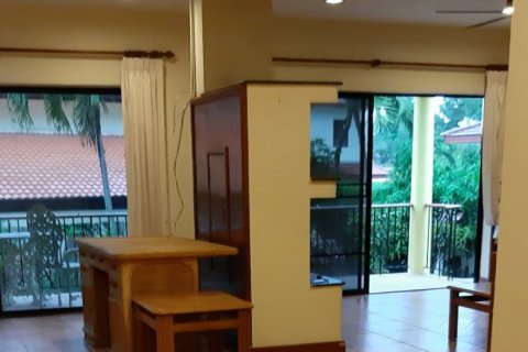 Casa de 3 dormitorios en Pattaya, Tailandia № 243197 - foto 10