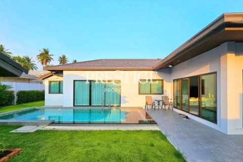 Casa de 3 dormitorios en Pattaya, Tailandia № 250702