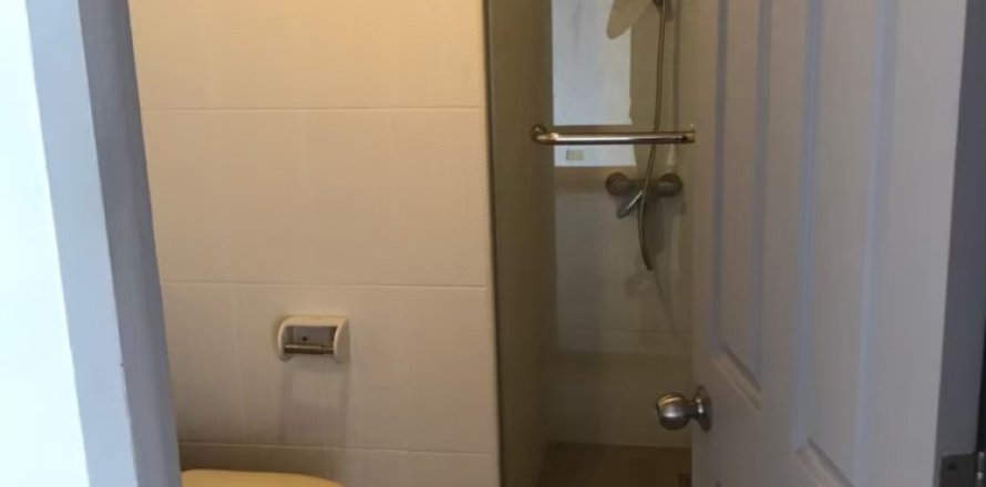 Condominio de 3 dormitorios en Jomtien Beach, Pattaya, Tailandia № 242539