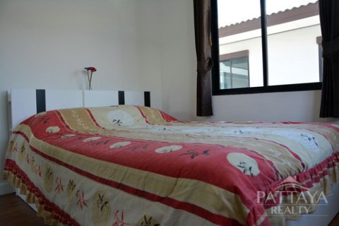 Casa de 3 dormitorios en Pattaya, Tailandia № 243096