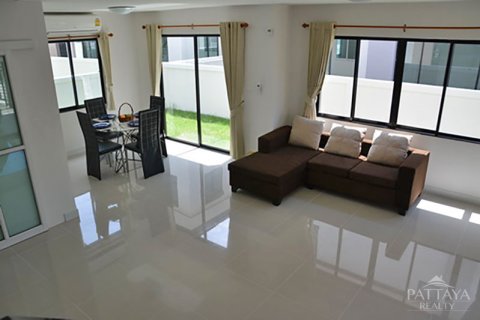 Casa de 3 dormitorios en Pattaya, Tailandia № 243096 - foto 5