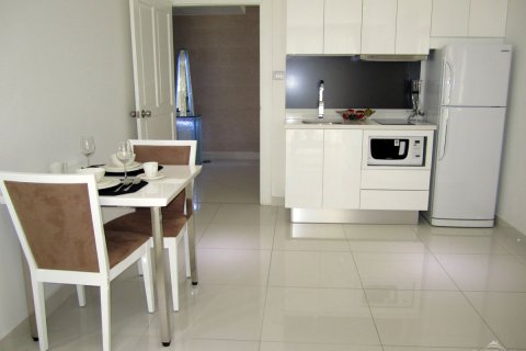 Condo in Pattaya, Thailand, 1 bedroom № 242841 - photo 2