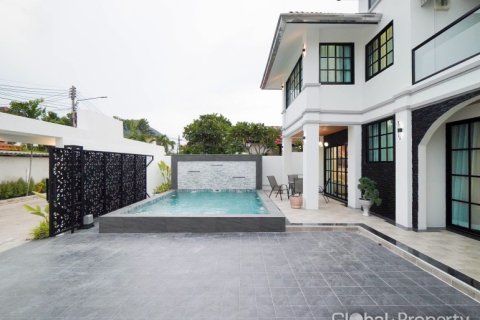 Maison à Pattaya, Thaïlande 4 chambres № 234247 - photo 6