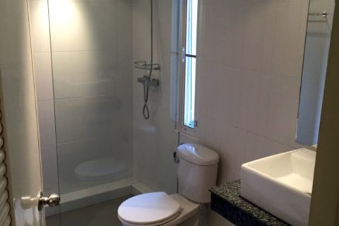 Condominio de 1 dormitorio en Jomtien Beach, Pattaya, Tailandia № 242218 - foto 2