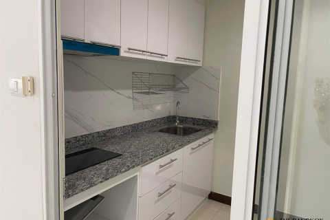Condo in Bangkok, Thailand, 2 bedrooms  № 241617 - photo 6