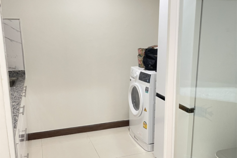 Condo in Bangkok, Thailand, 2 bedrooms  № 241617 - photo 10