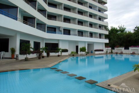 Condominio de 2 dormitorios en Jomtien Beach, Pattaya, Tailandia № 242196 - foto 2