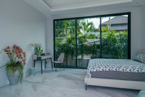Casa de 4 dormitorios en Bang Tao, Tailandia № 120811 - foto 30