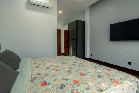 Casa de 4 dormitorios en Bang Tao, Tailandia № 120811 - foto 25