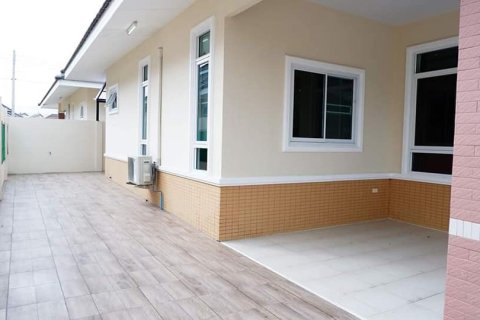 Casa de 3 dormitorios en Pattaya, Tailandia № 243199 - foto 10