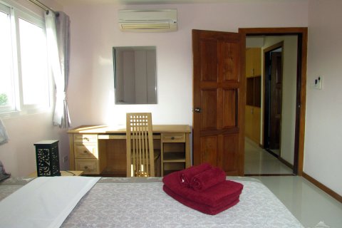 Condo in Pattaya, Thailand, 2 bedrooms  № 242953 - photo 8