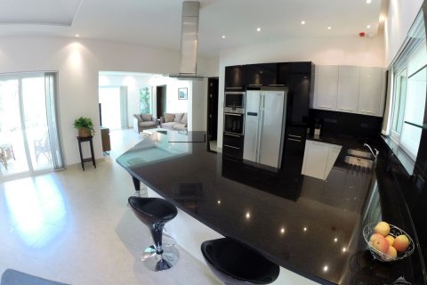 Casa de 3 dormitorios en Pattaya, Tailandia № 243360 - foto 4