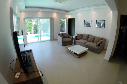 Casa de 3 dormitorios en Pattaya, Tailandia № 243360 - foto 5