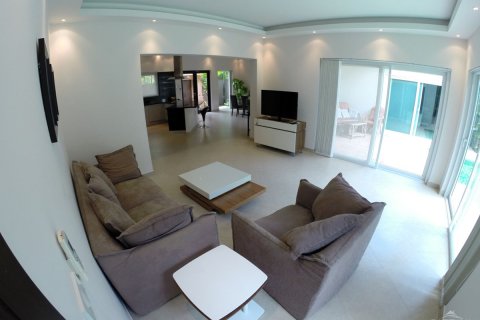 Casa de 3 dormitorios en Pattaya, Tailandia № 243360 - foto 7