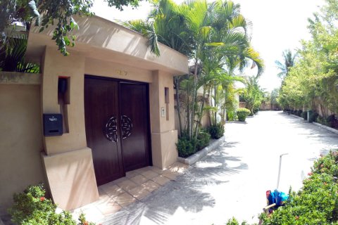 Casa de 3 dormitorios en Pattaya, Tailandia № 243360