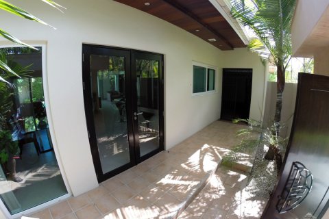 Casa de 3 dormitorios en Pattaya, Tailandia № 243360 - foto 2