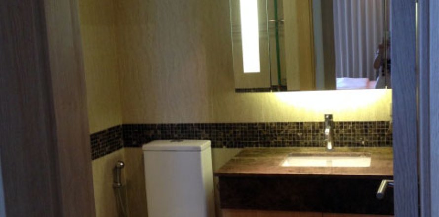 Condominio de 1 dormitorio en Pattaya, Tailandia № 242175