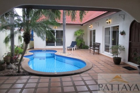 Casa de 2 dormitorios en Pattaya, Tailandia № 243352 - foto 10