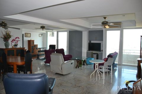Condominio de 2 dormitorios en Pattaya, Tailandia № 242473