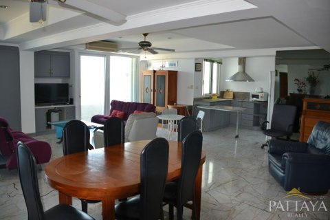 Condominio de 2 dormitorios en Pattaya, Tailandia № 242473 - foto 4