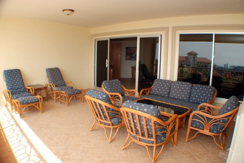 Condominio de 3 dormitorios en Pattaya, Tailandia № 242663 - foto 11