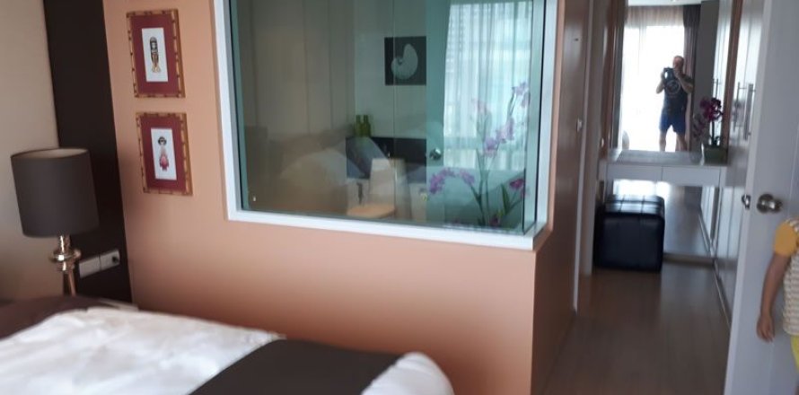 Condominio de 2 dormitorios en Pattaya, Tailandia № 242456