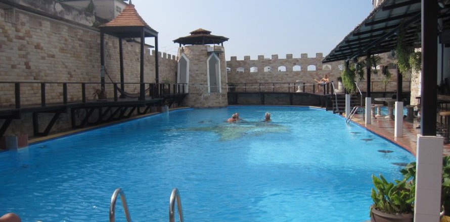 Condo in Pattaya, Thailand, 2 bedrooms  № 242411