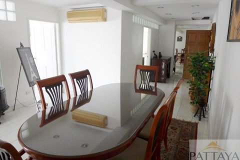 Condo in Pattaya, Thailand, 2 bedrooms  № 242411 - photo 28