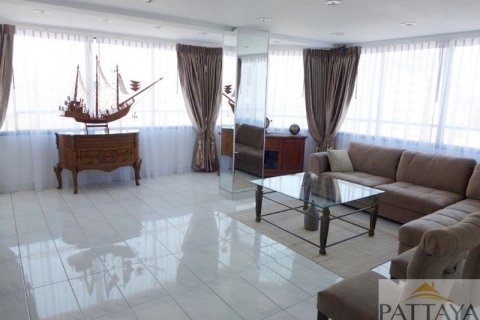 Condo in Pattaya, Thailand, 2 bedrooms  № 242411 - photo 17