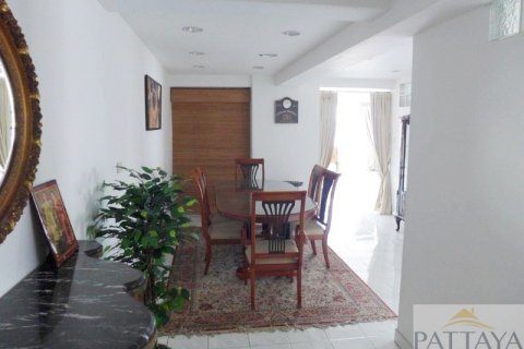 Condo in Pattaya, Thailand, 2 bedrooms  № 242411 - photo 11