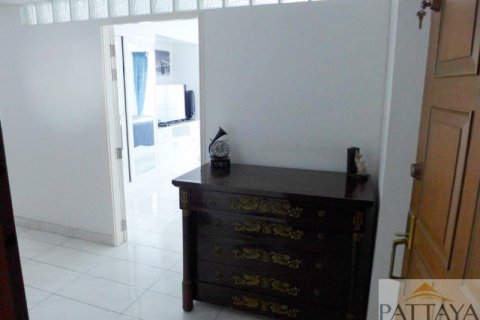 Condo in Pattaya, Thailand, 2 bedrooms  № 242411 - photo 2