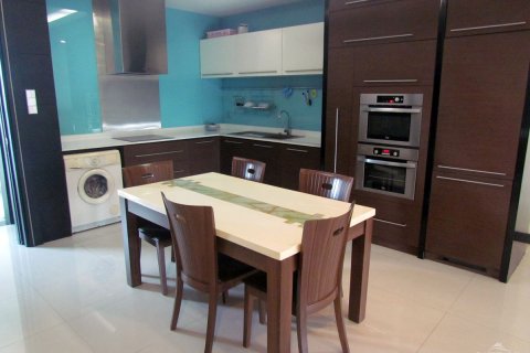 Condominio de 2 dormitorios en Pattaya, Tailandia № 242958