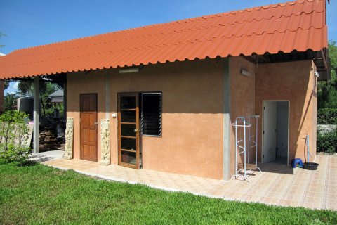 Casa de 2 dormitorios en Pattaya, Tailandia № 243278 - foto 4
