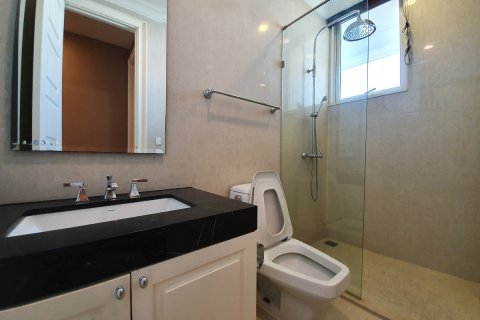 Condominio de 2 dormitorios en Watthana, Bangkok, Tailandia № 244888 - foto 3