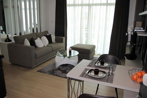 Condo in Pattaya, Thailand, 1 bedroom № 242659 - photo 2