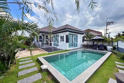 House in Pattaya, Thailand 4 bedrooms № 249960