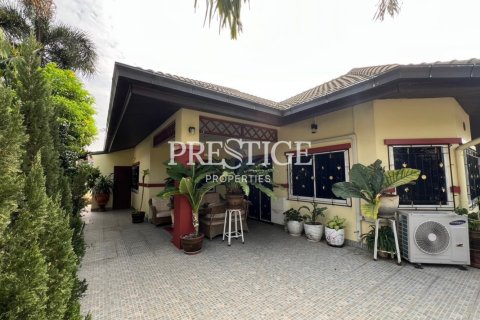 House in Pattaya, Thailand 3 bedrooms № 250558