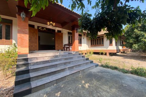 House in Chiang Mai, Thailand 4 bedrooms № 244769