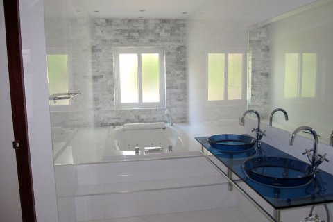 Haus in Pattaya, Thailand 3 Schlafzimmer № 243317 - Foto 14