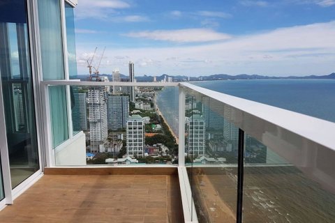 Condominio de 2 dormitorios en Jomtien Beach, Pattaya, Tailandia № 242458 - foto 18