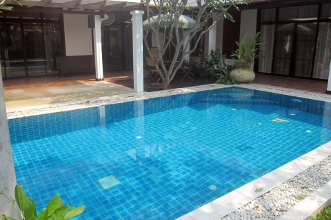 Casa de 3 dormitorios en Pattaya, Tailandia № 243252 - foto 6