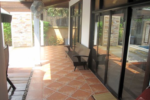 Casa de 3 dormitorios en Pattaya, Tailandia № 243252 - foto 7