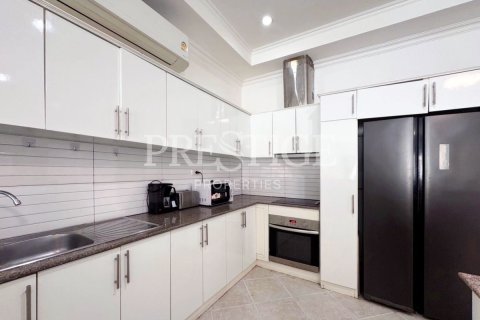 House in Pattaya, Thailand 10 bedrooms № 241659 - photo 9