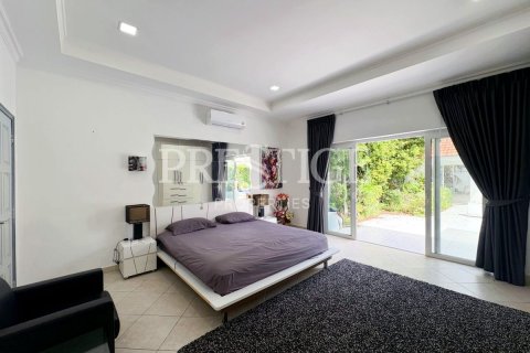 House in Pattaya, Thailand 10 bedrooms № 241659 - photo 15