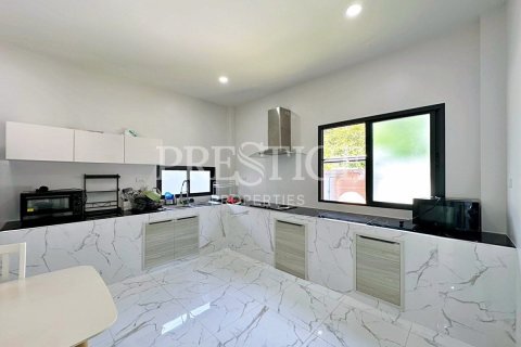 House in Pattaya, Thailand 3 bedrooms № 241657 - photo 10