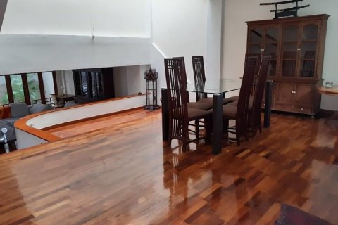 Townhouse in Watthana, Bangkok, Thailand 6 bedrooms № 244922 - photo 2