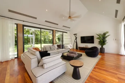 Chalet de 4 dormitorios en Rawai, Tailandia № 190760 - foto 6