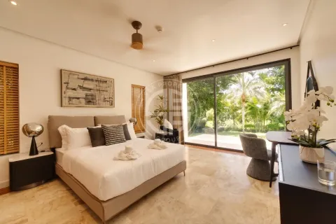 Chalet de 4 dormitorios en Rawai, Tailandia № 190760 - foto 17